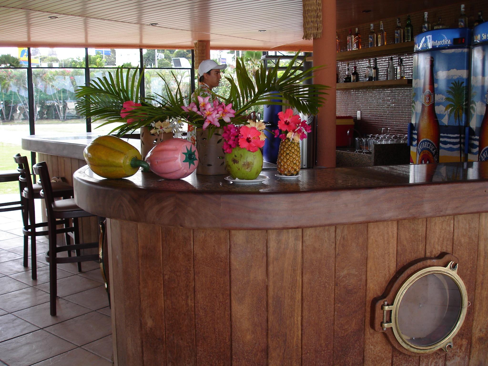 Marina Park Hotel Форталеза Экстерьер фото A tiki bar in Hawaii