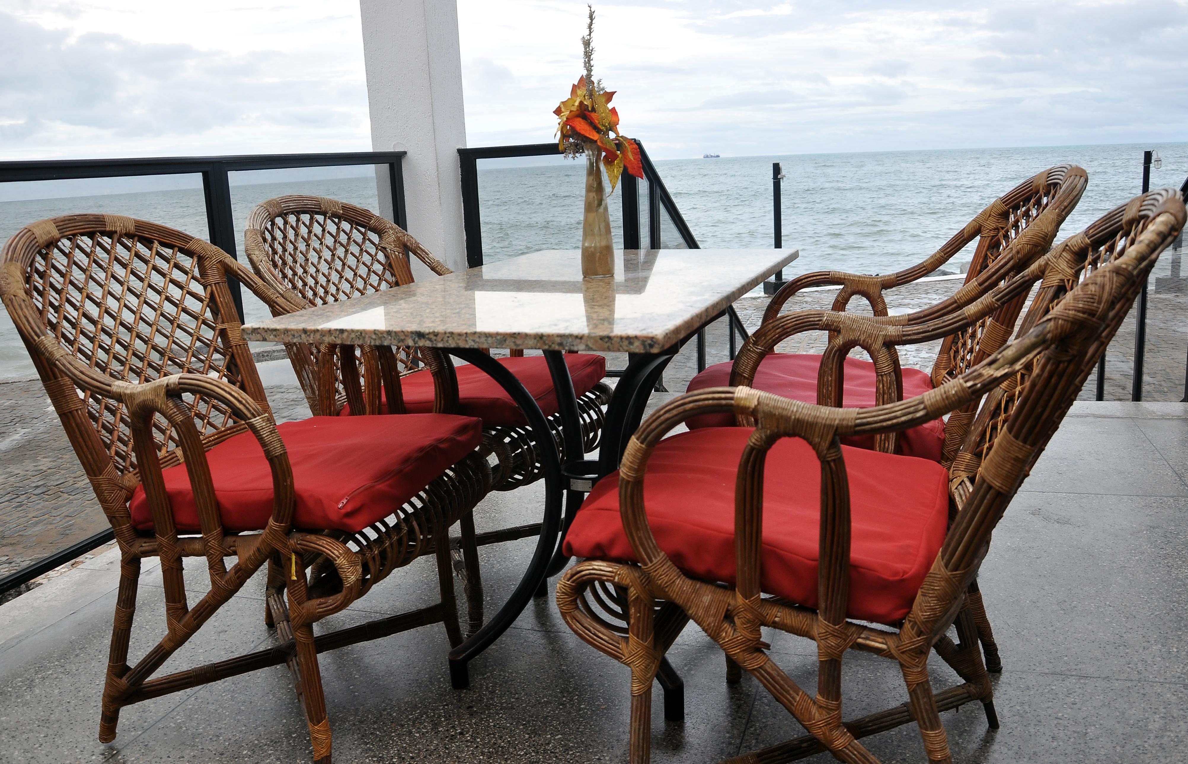 Marina Park Hotel Форталеза Экстерьер фото Bamboo furniture