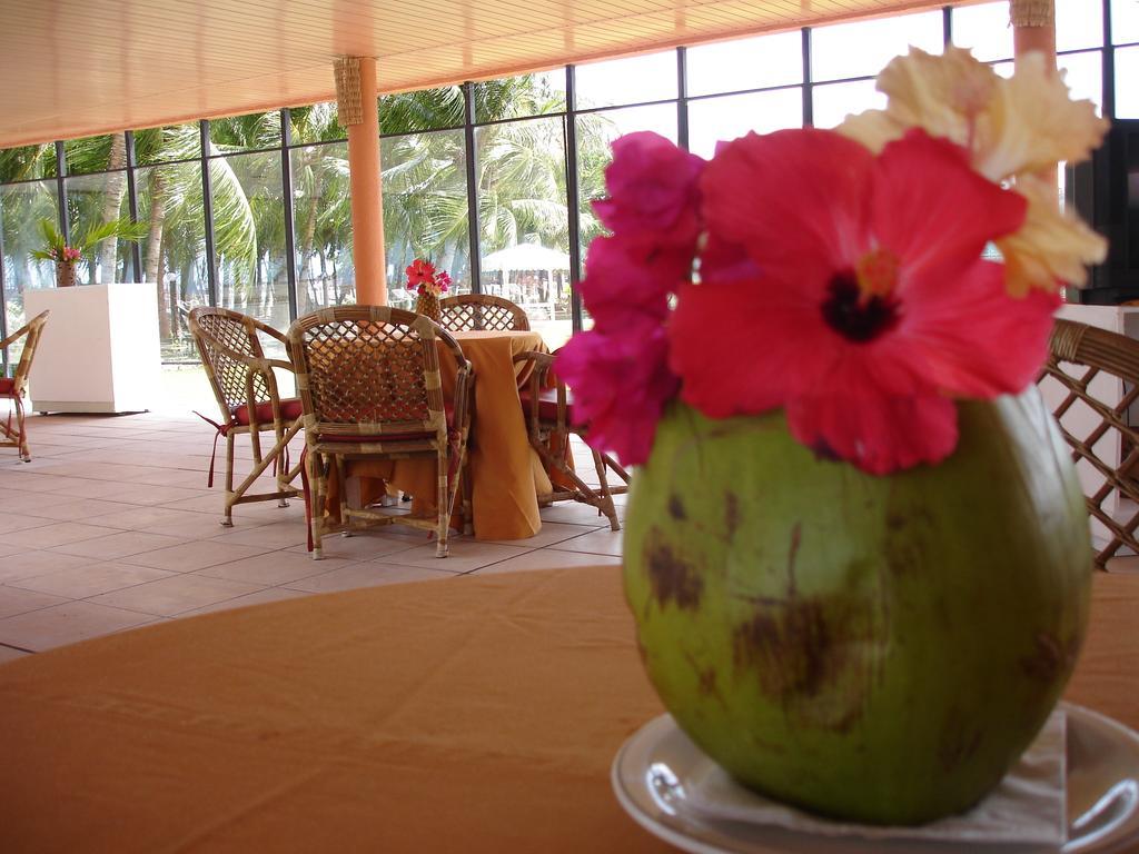 Marina Park Hotel Форталеза Экстерьер фото A coconut drink